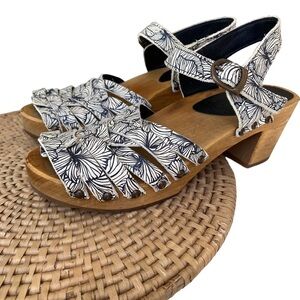 Sanita Mida Sandal Size 6.5 Euro 37 Wood Platform Floral Black White Strappy